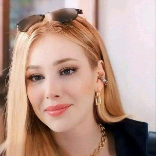 Эшли Песова